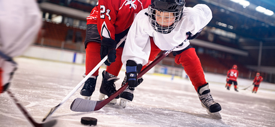 kids playing hockey