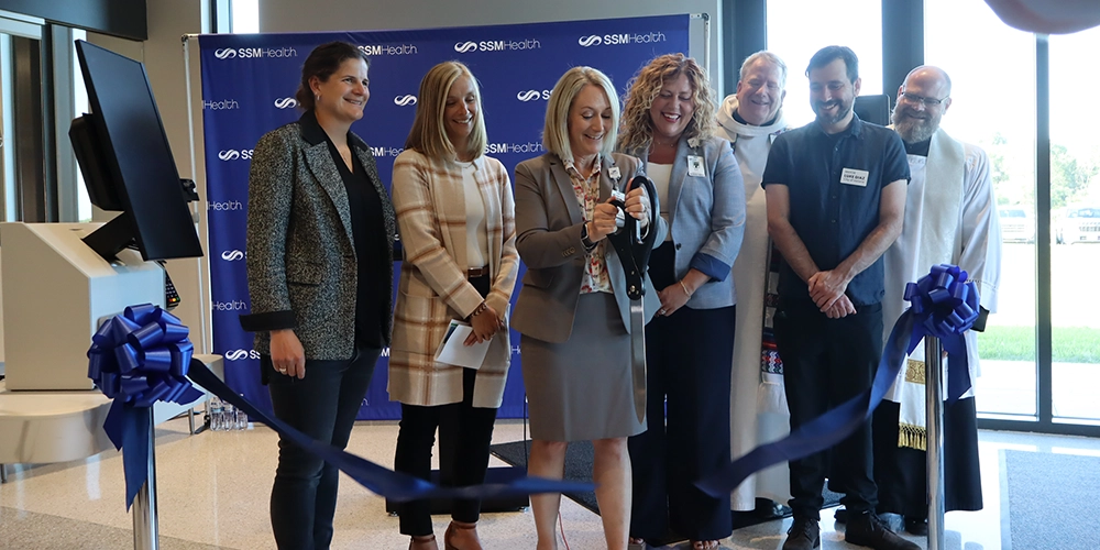verona-ribbon-cutting