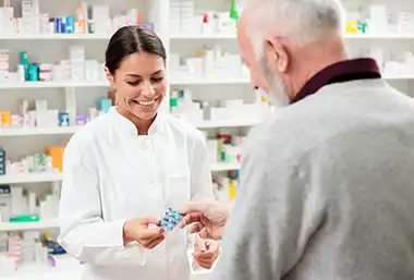 pharmacy tech talking to patient