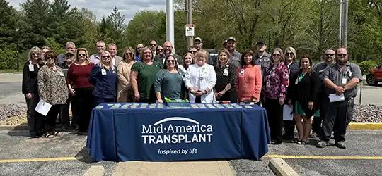 image of staff at ssm health st.mary's centralia around mid-america transplant 